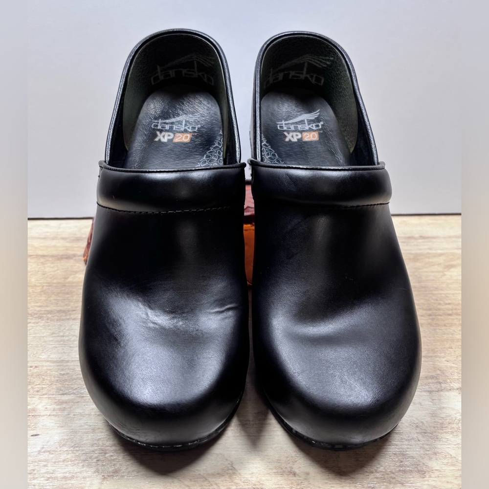 Dansko XP 2.0 Black Leather Clogs - Women's Size 41 (US 10.5-11)